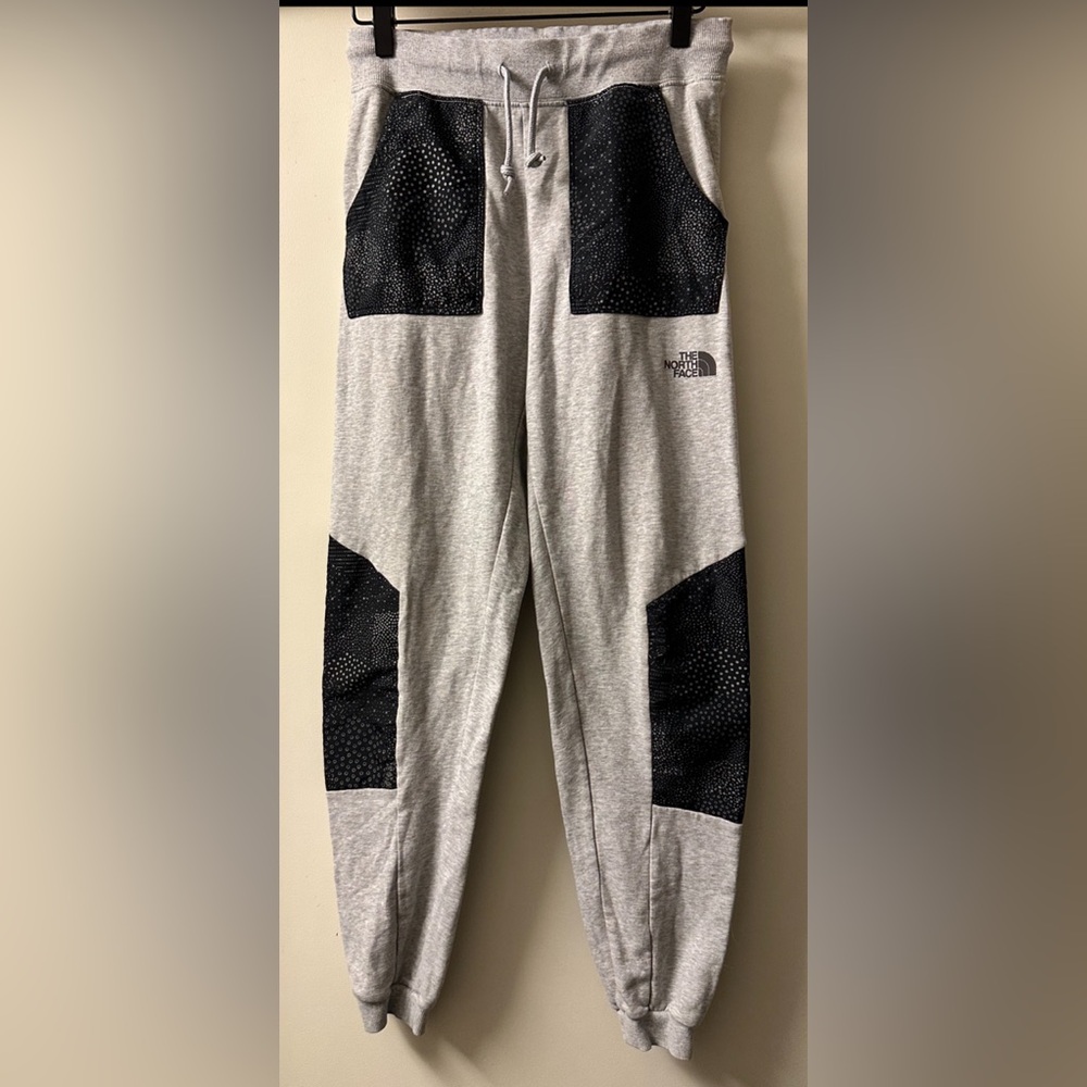 The North Face women’s reflective joggers size small‎ gray black